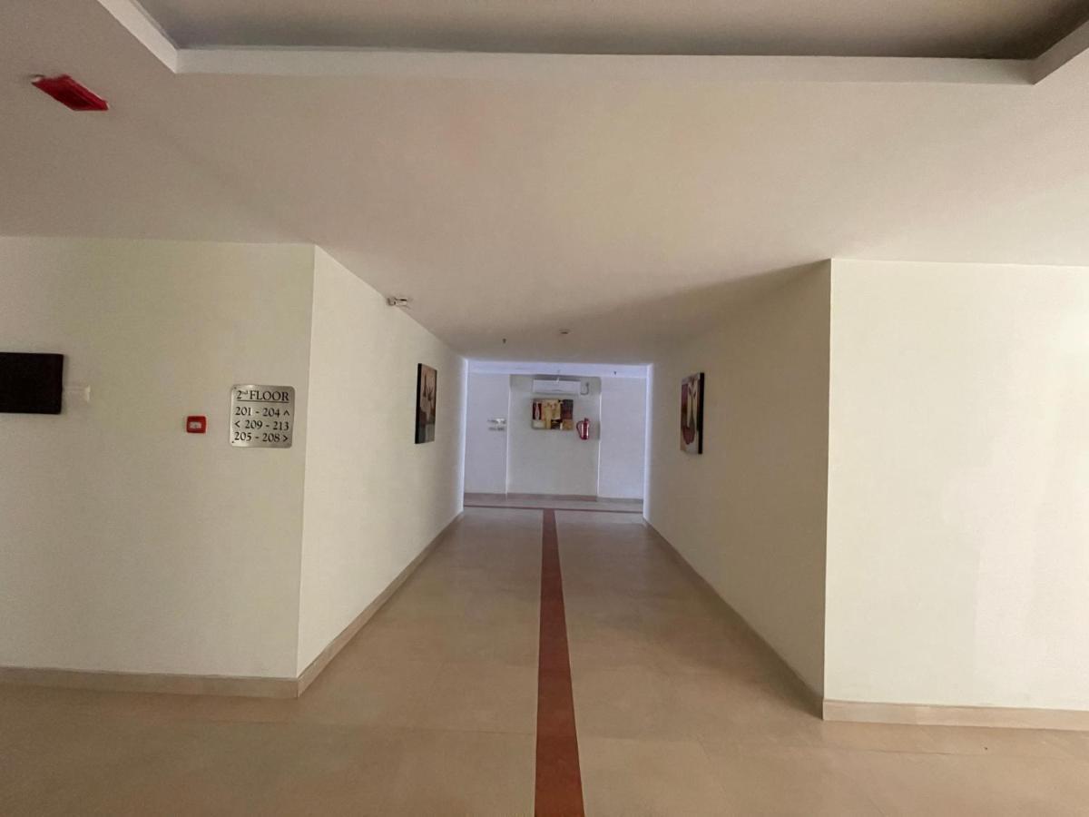Hotel Yamuna Adur Екстер'єр фото
