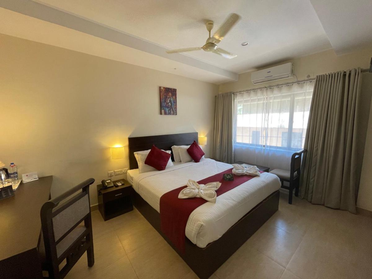 Hotel Yamuna Adur Екстер'єр фото