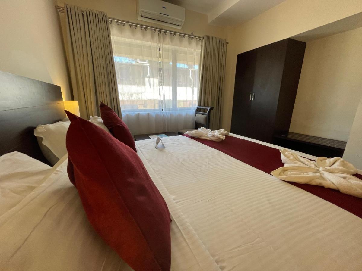 Hotel Yamuna Adur Екстер'єр фото