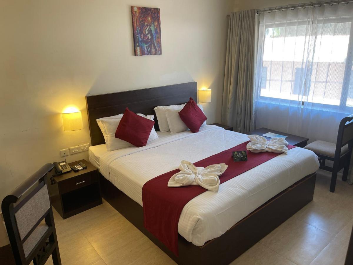 Hotel Yamuna Adur Екстер'єр фото