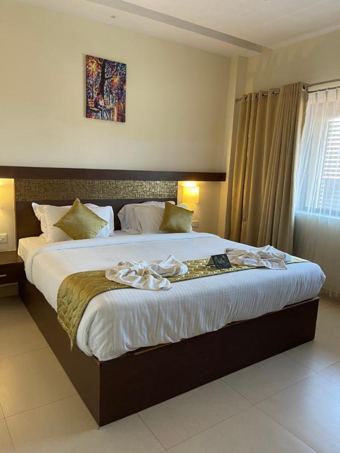 Hotel Yamuna Adur Екстер'єр фото