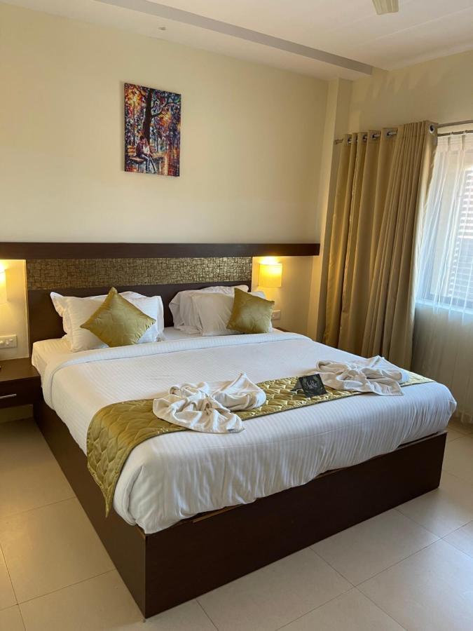 Hotel Yamuna Adur Екстер'єр фото