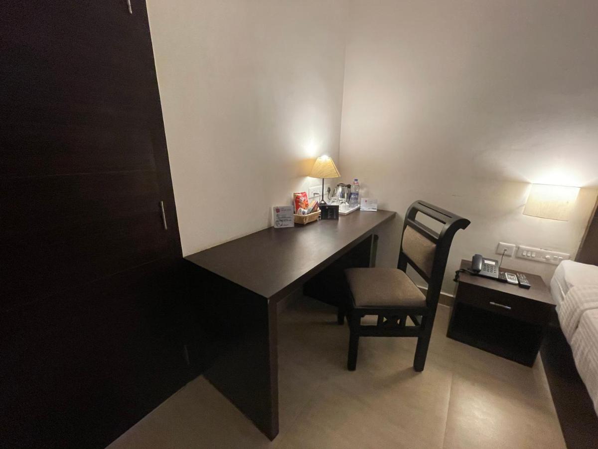Hotel Yamuna Adur Екстер'єр фото