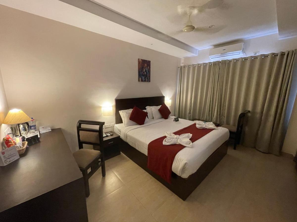 Hotel Yamuna Adur Екстер'єр фото