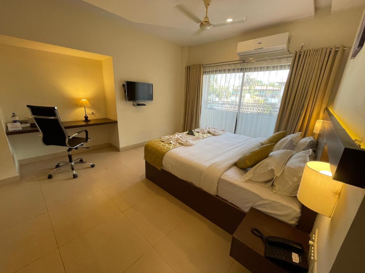 Hotel Yamuna Adur Екстер'єр фото