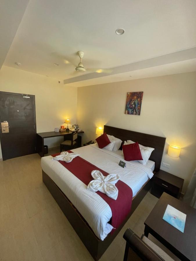 Hotel Yamuna Adur Екстер'єр фото