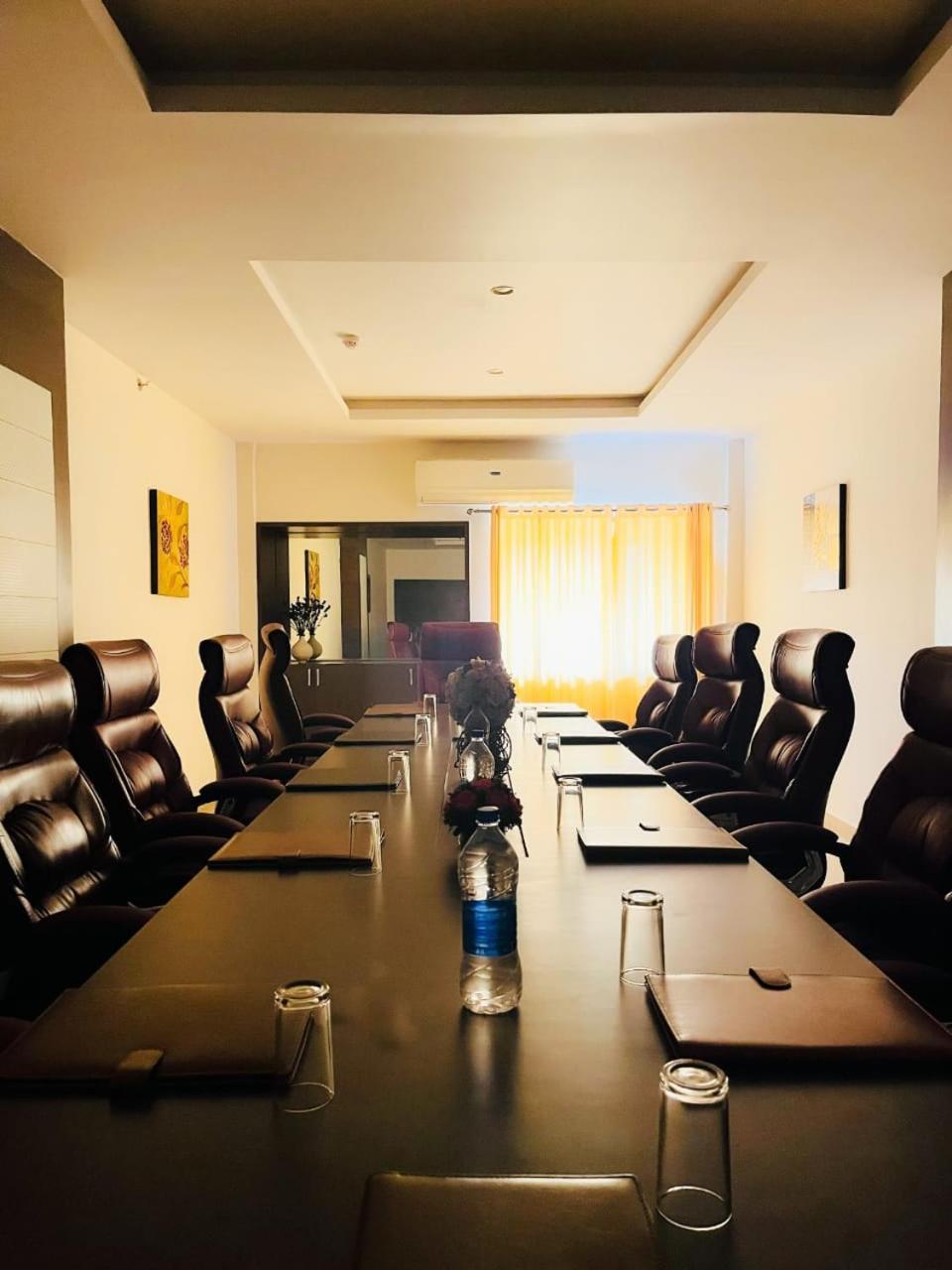 Hotel Yamuna Adur Екстер'єр фото