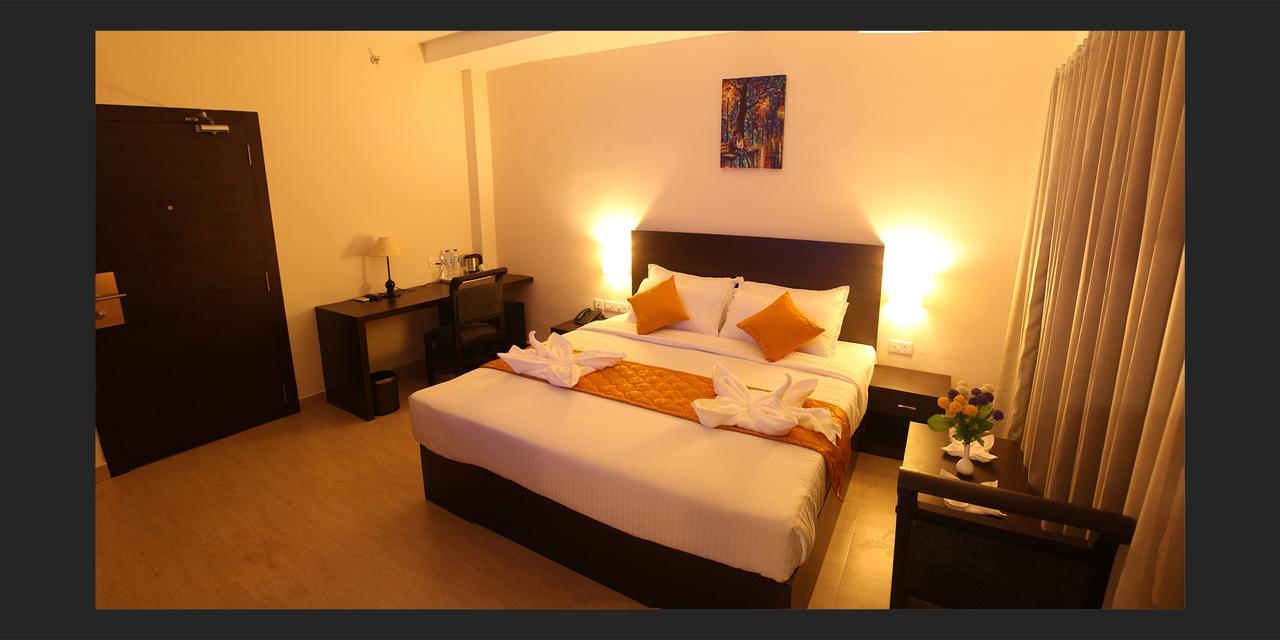Hotel Yamuna Adur Екстер'єр фото