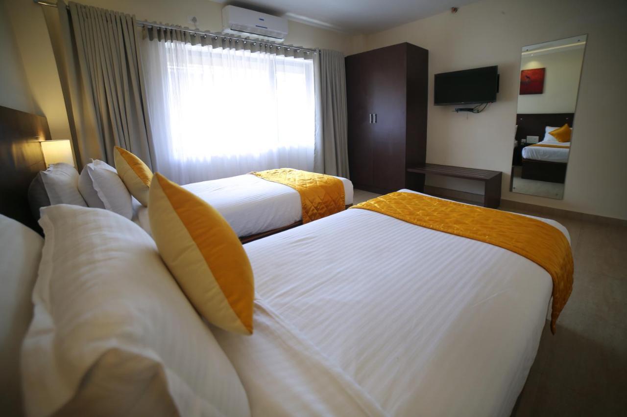 Hotel Yamuna Adur Екстер'єр фото