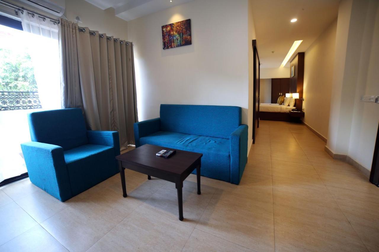 Hotel Yamuna Adur Екстер'єр фото