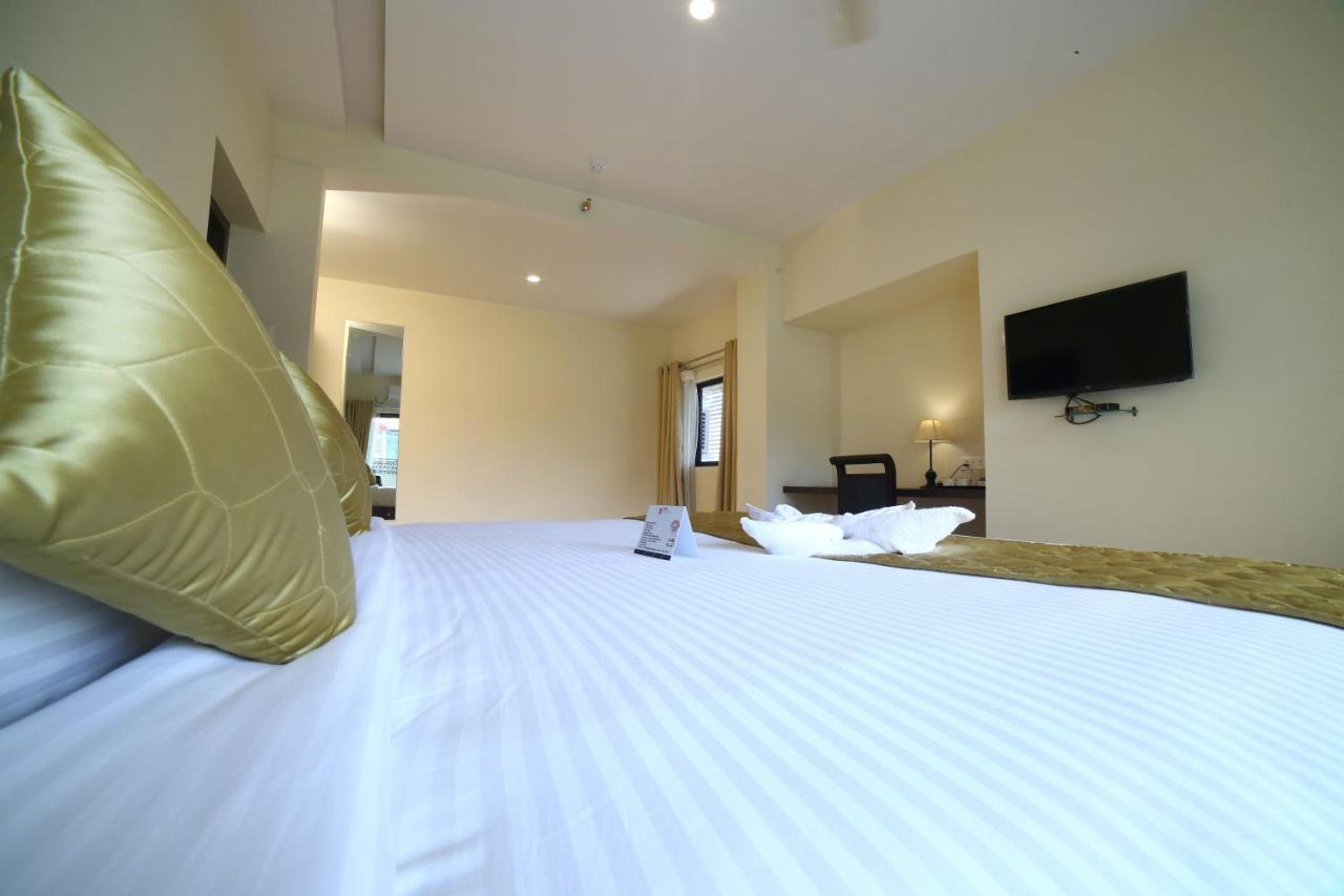 Hotel Yamuna Adur Екстер'єр фото