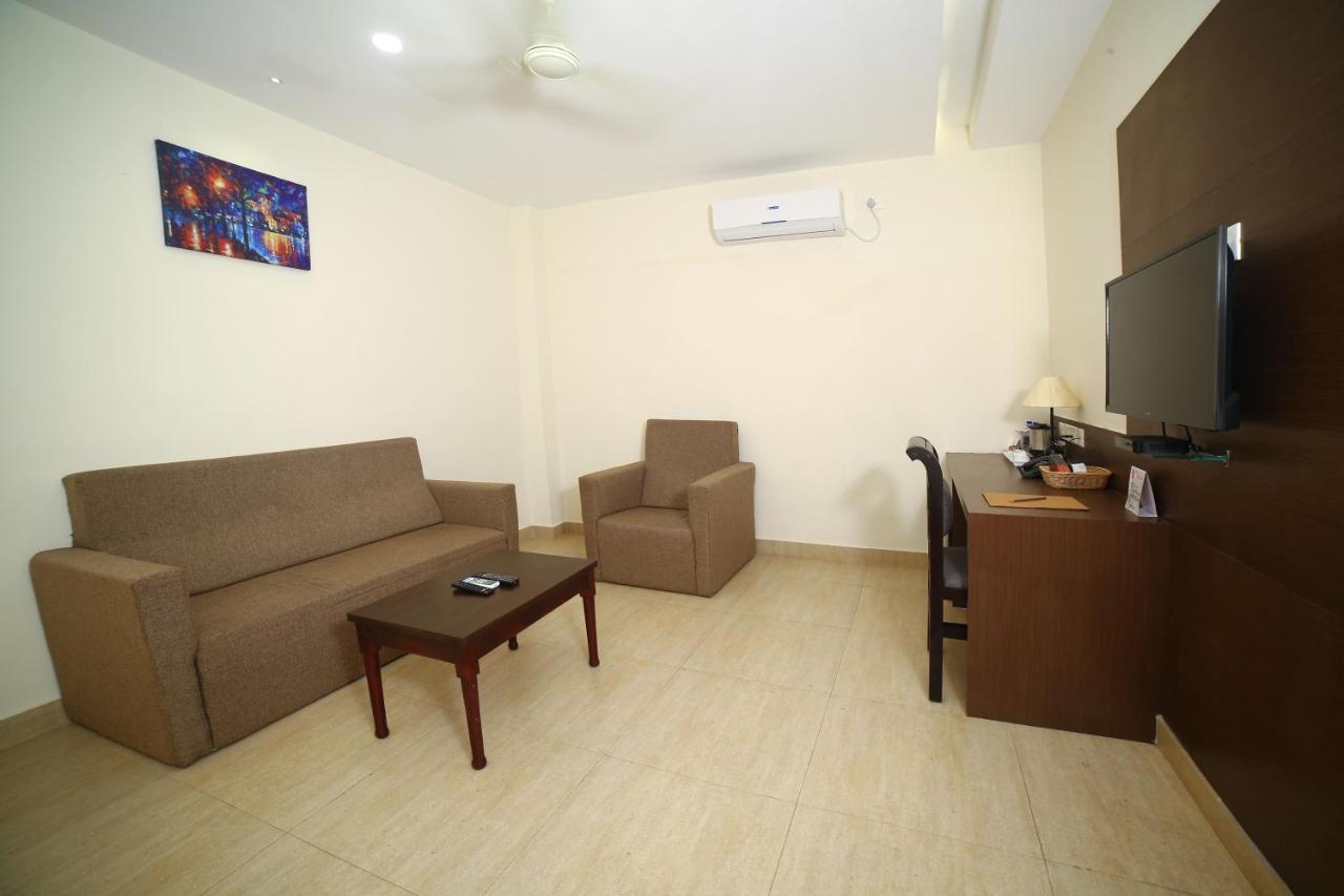 Hotel Yamuna Adur Екстер'єр фото